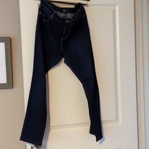 KUT Diana size 16 dark wash worn